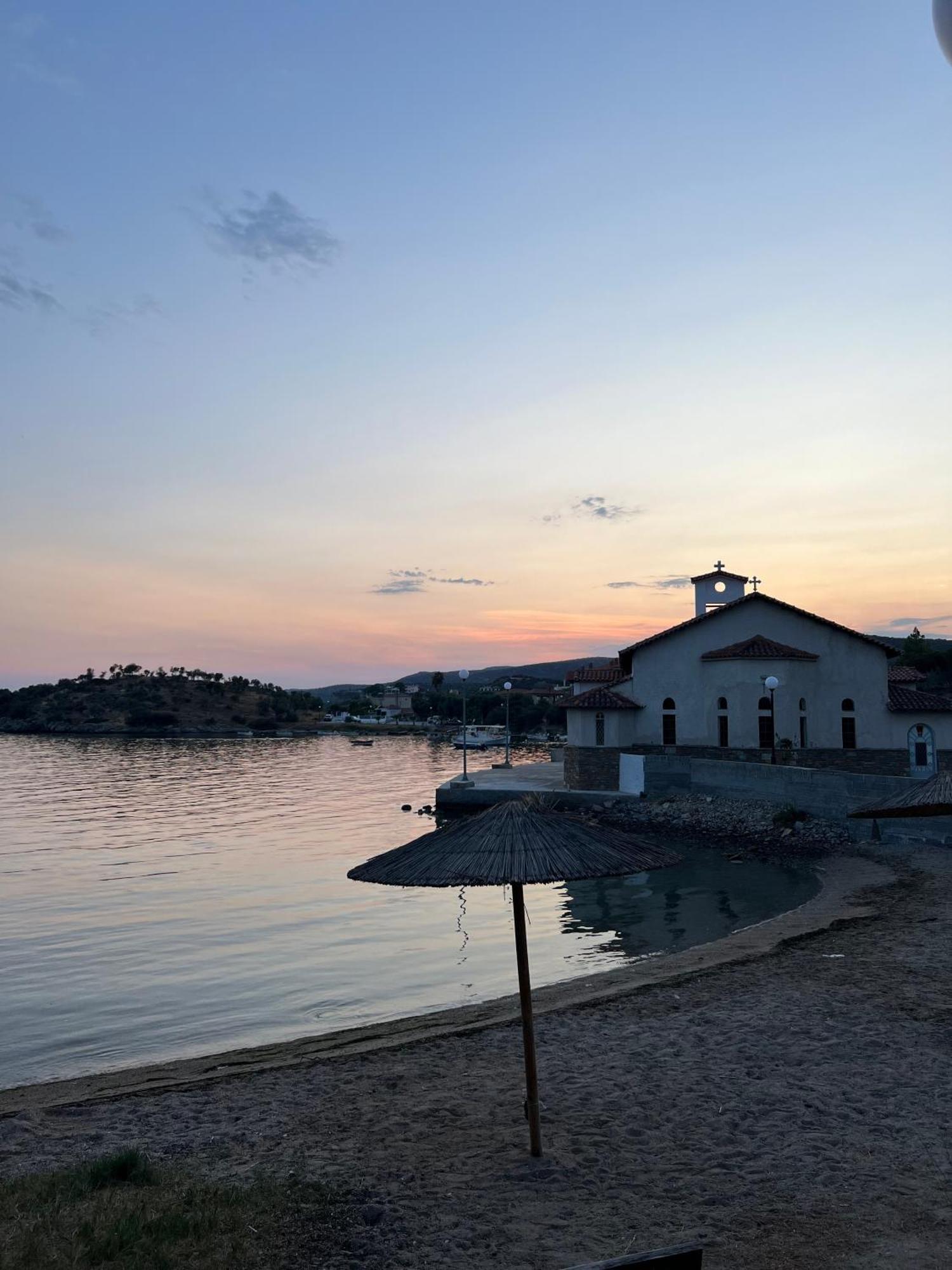Aiolos Seaside Apartment Marathos Kültér fotó
